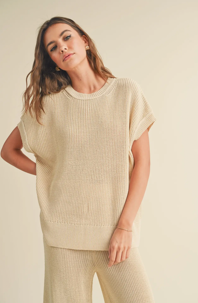 Light Weight Round Neck Knitted Top